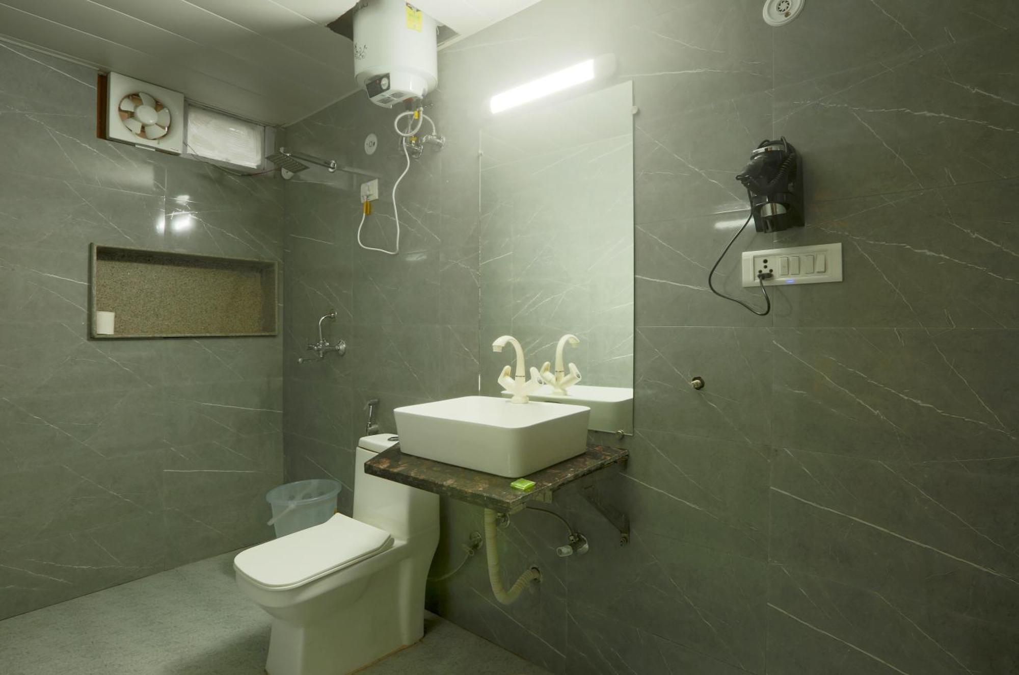 Hotel Triton Grand At Delhi Airport New Delhi Exterior photo