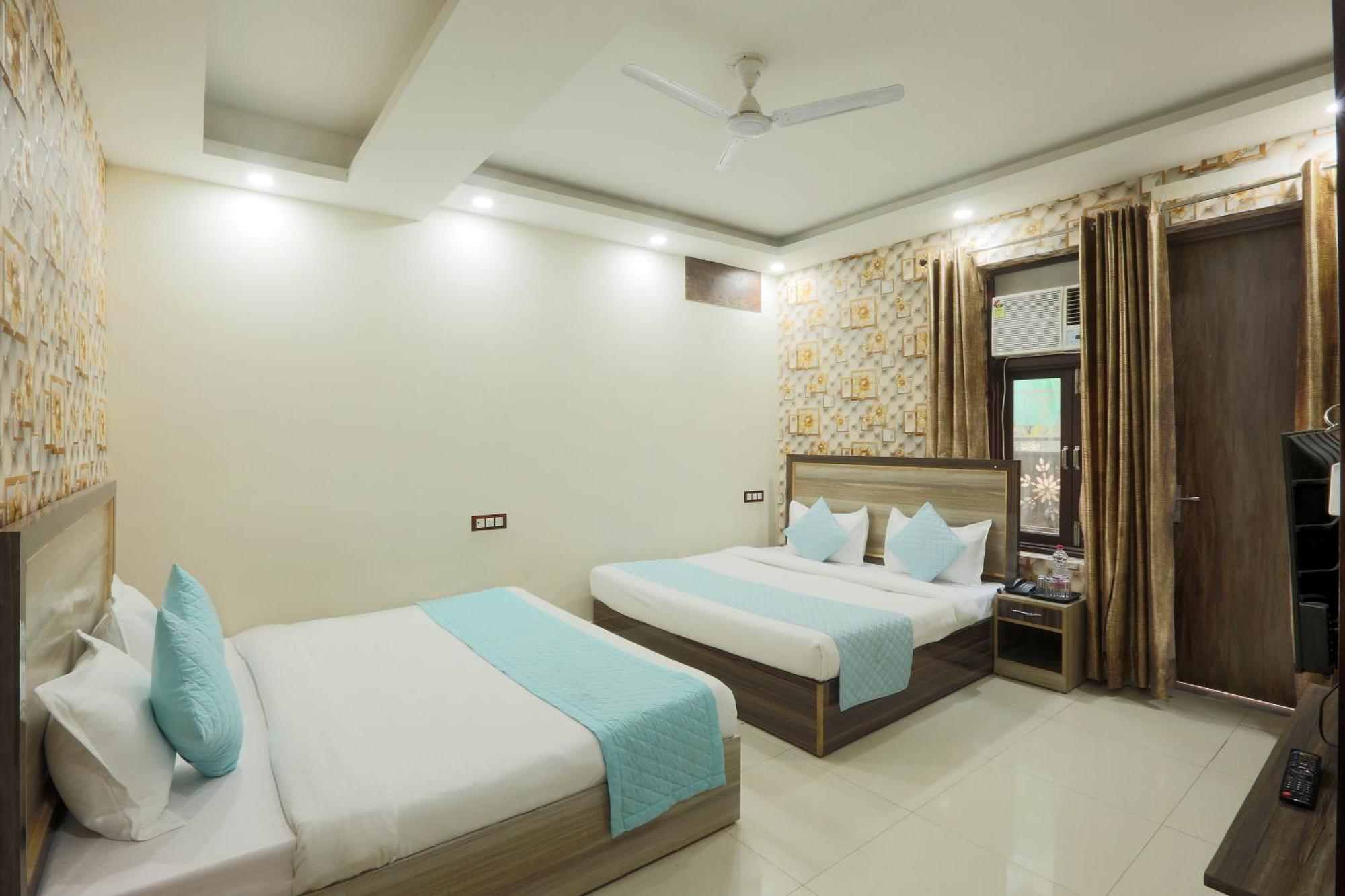 Hotel Triton Grand At Delhi Airport New Delhi Exterior photo